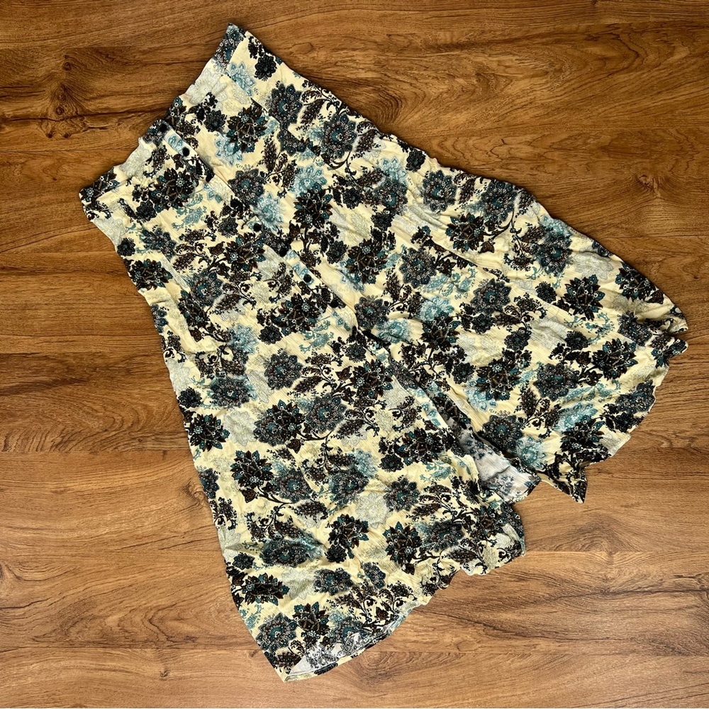 Three Birds Nest Floral Pattern Button Up Skirt W… - image 1